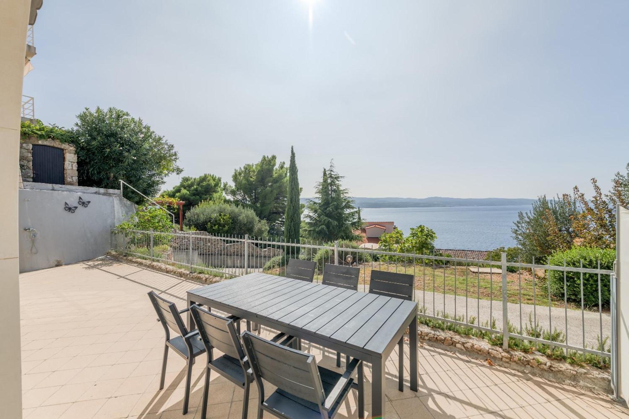 Apartments With Pool Vrdoljak Omiš Habitación foto