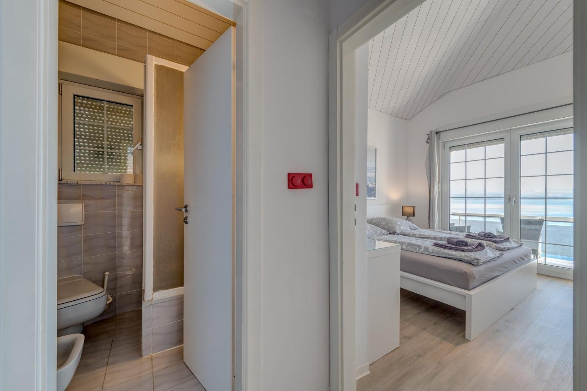 Apartments With Pool Vrdoljak Omiš Habitación foto