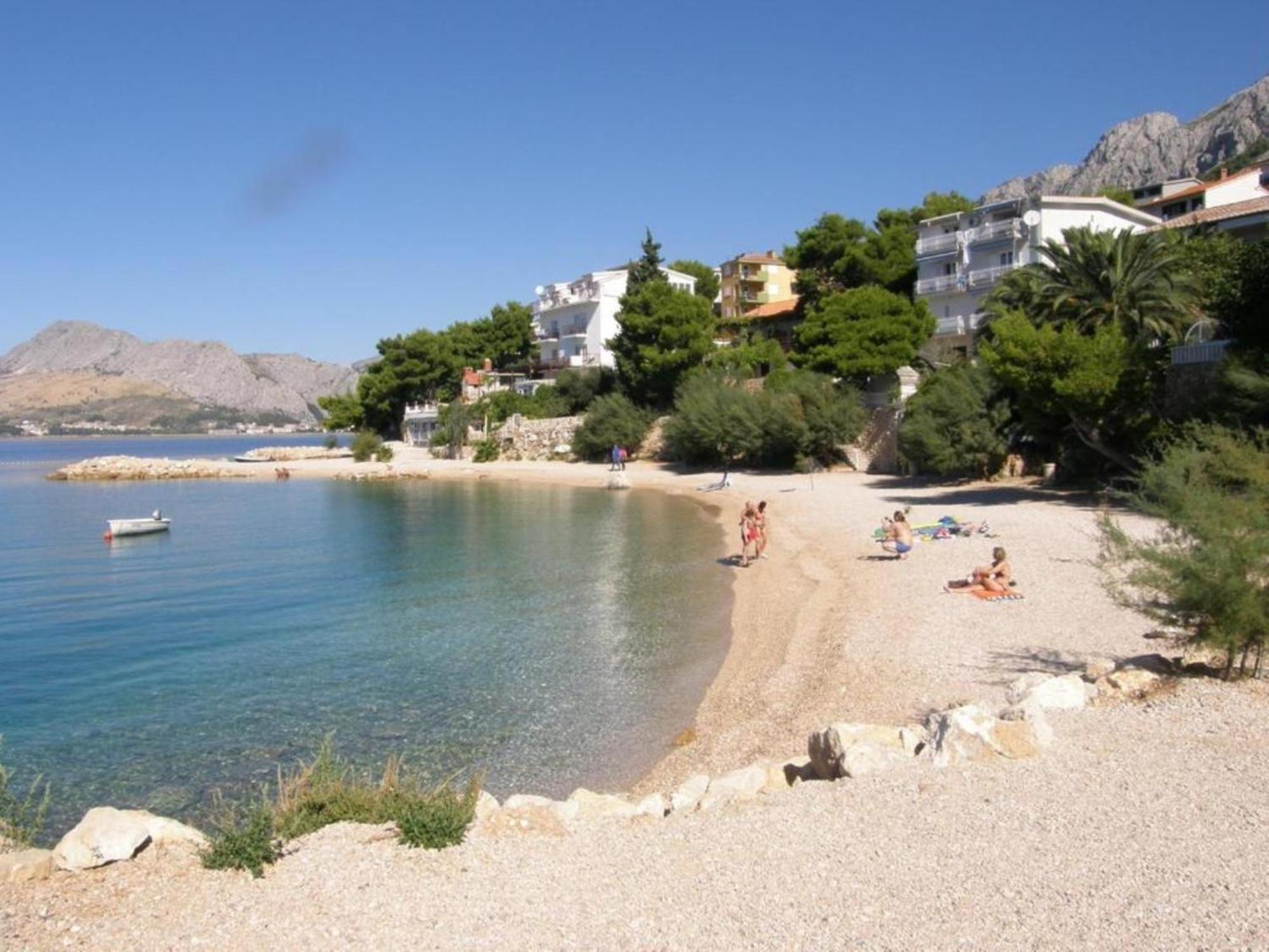 Apartments With Pool Vrdoljak Omiš Habitación foto