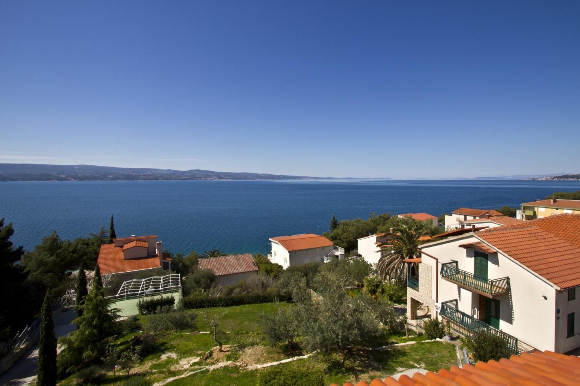 Apartments With Pool Vrdoljak Omiš Habitación foto