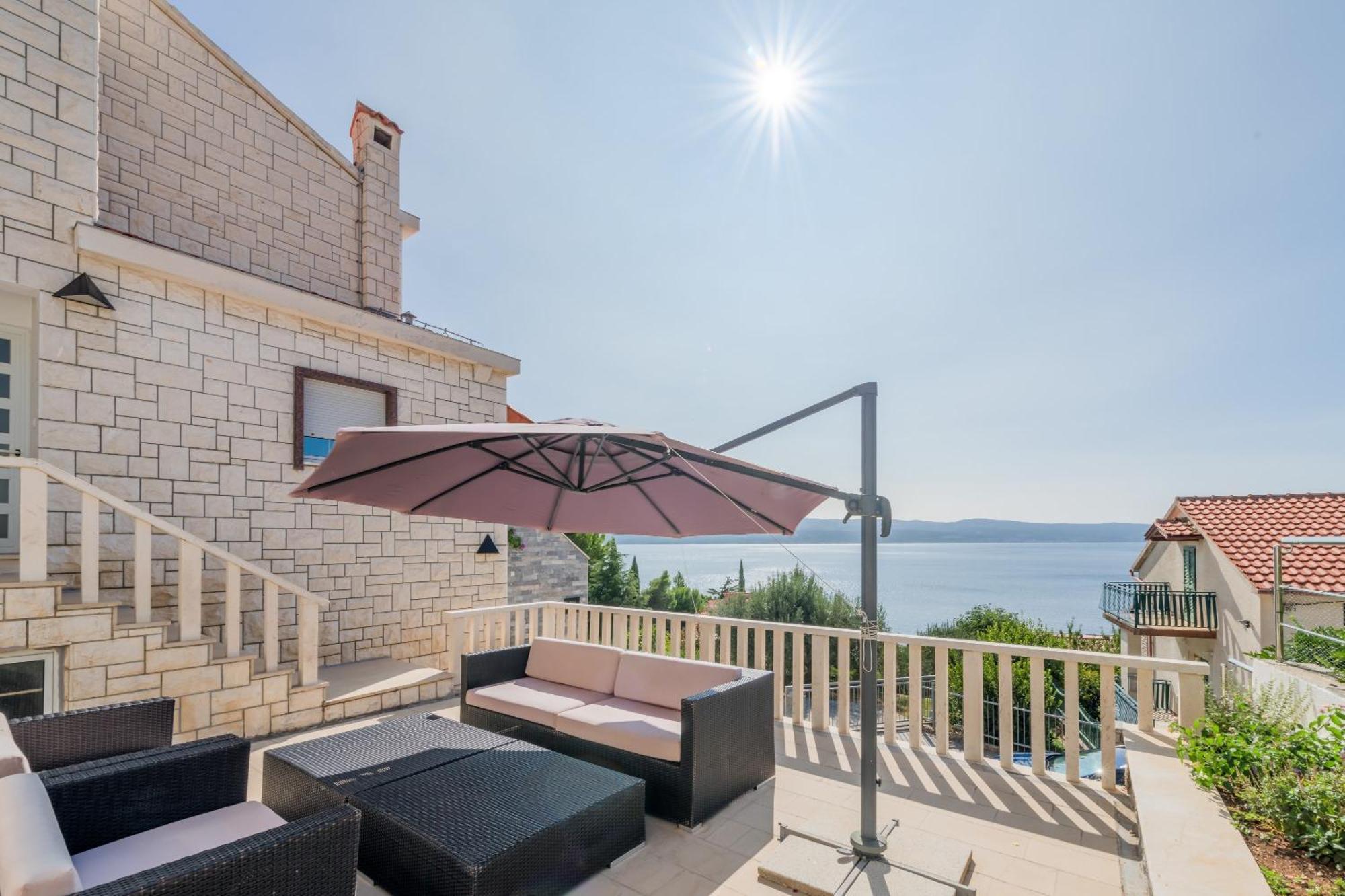 Apartments With Pool Vrdoljak Omiš Habitación foto